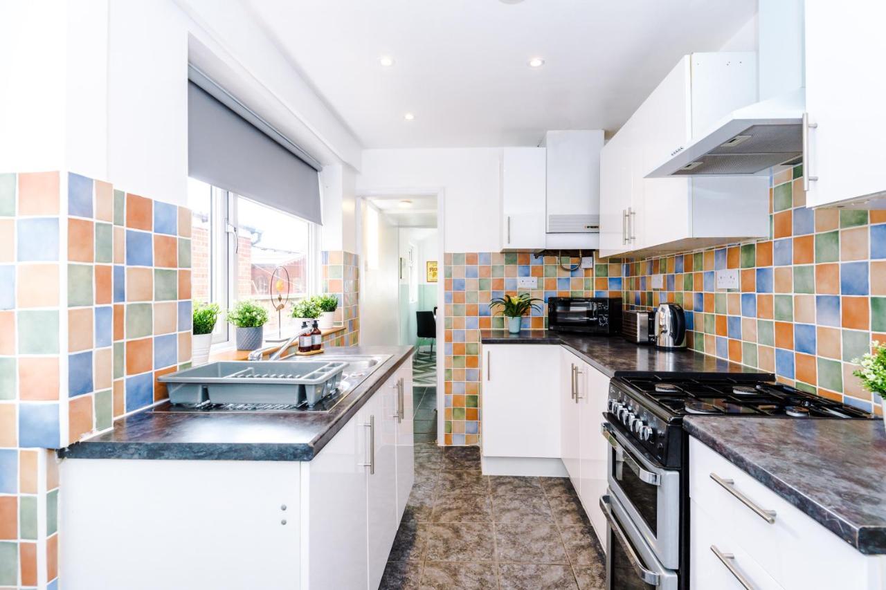 Harley House - Spacious Home With Free Netflix & Parking By Rocketbnb Coventry Bagian luar foto