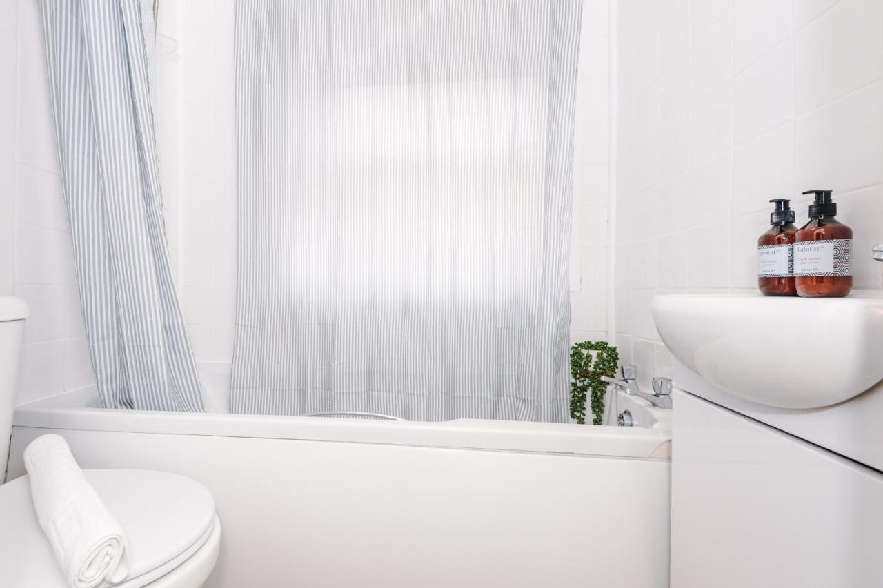 Harley House - Spacious Home With Free Netflix & Parking By Rocketbnb Coventry Bagian luar foto